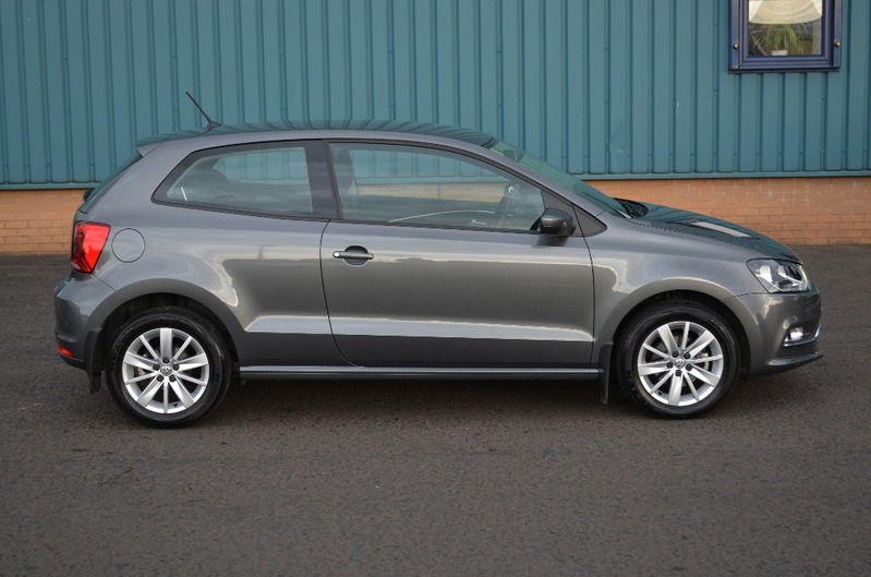 VOLKSWAGEN POLO 1.2 TSI Bluemotion Tech SE 2015