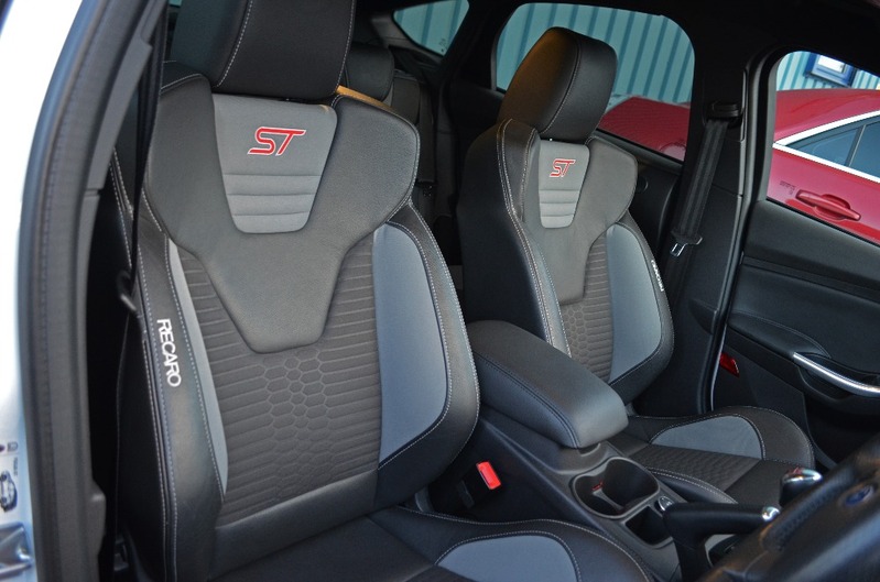 FORD FOCUS ST-2 With Style Pack 63 2013
