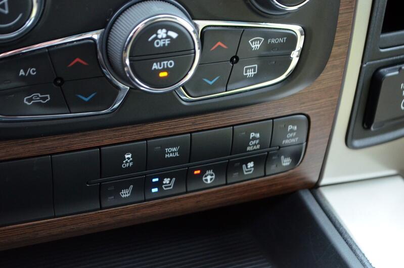 DODGE RAM 3.0 CRD Laramie Crew Cab Diesel 16 2016