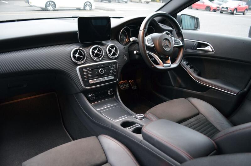 MERCEDES-BENZ A CLASS 1.6 A160 AMG Line 2017