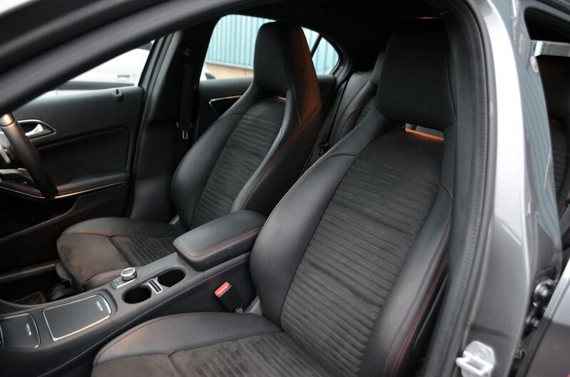 MERCEDES-BENZ A CLASS 1.6 A160 AMG Line 2017