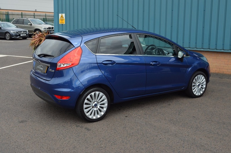 FORD FIESTA 1.4 Titanium 5dr 10 2010