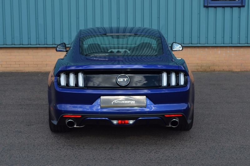 FORD MUSTANG 5.0 GT Fastback Custom Pack 16 2016