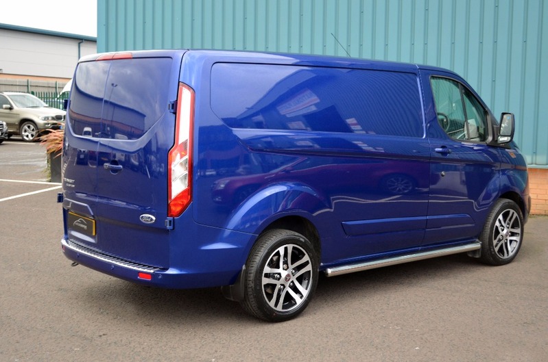 FORD TRANSIT CUSTOM 2.2 TDCI 155 290 L1H1 Limited 2015