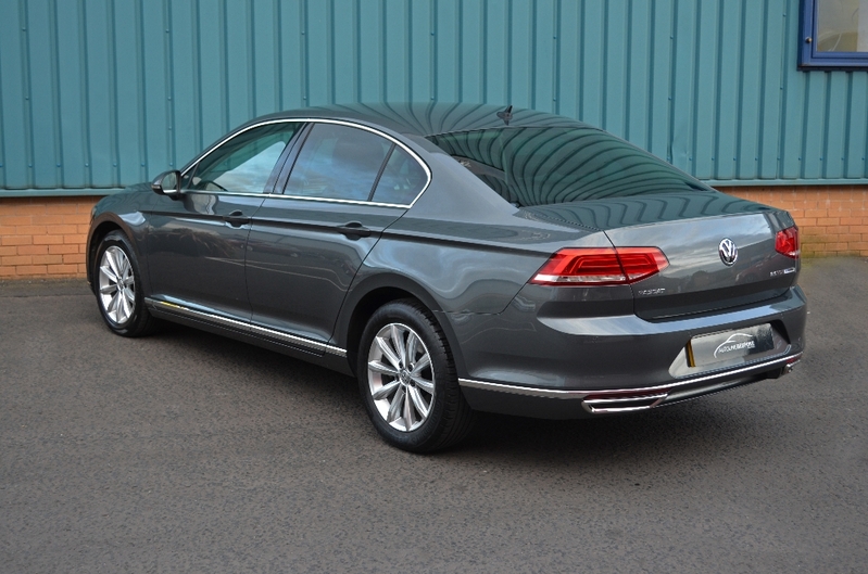 VOLKSWAGEN PASSAT 2.0 TDI SE Business 15 2015