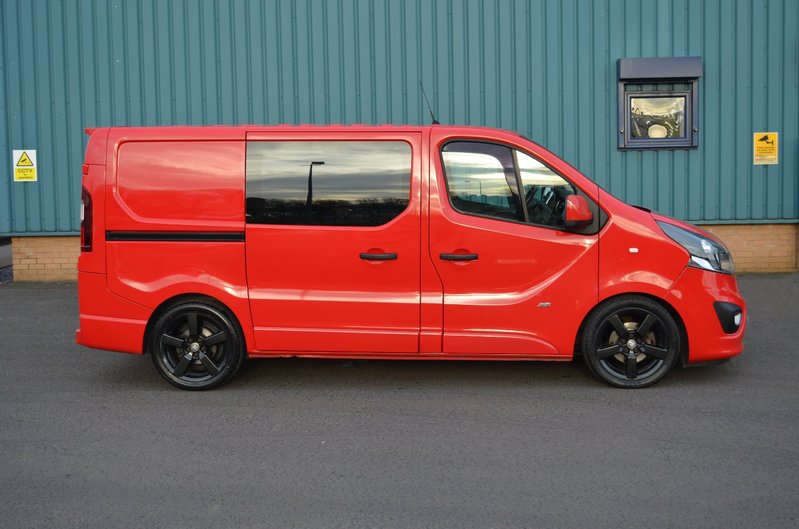 VAUXHALL VIVARO 1.6 BiTurbo Sportive 65 2015