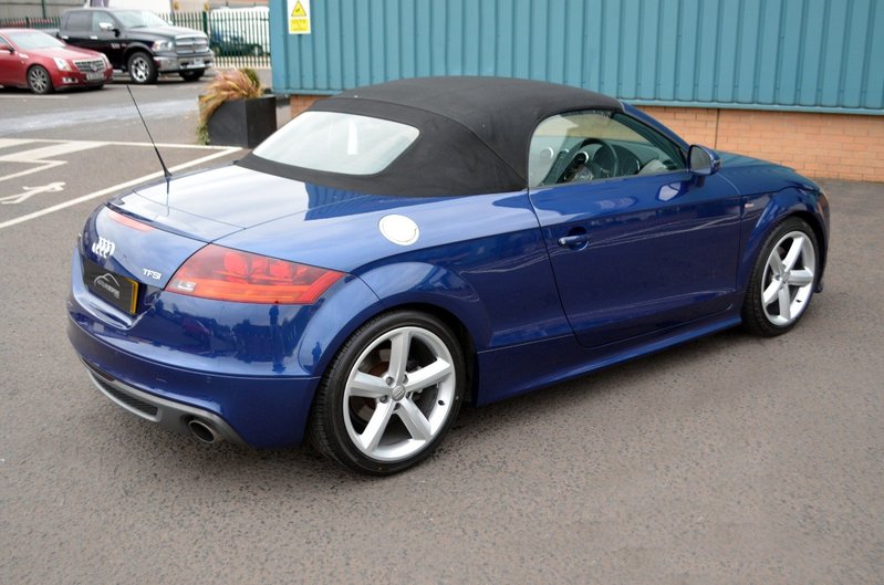 AUDI TT 2.0 TFSI S Line Roadster 11 2011