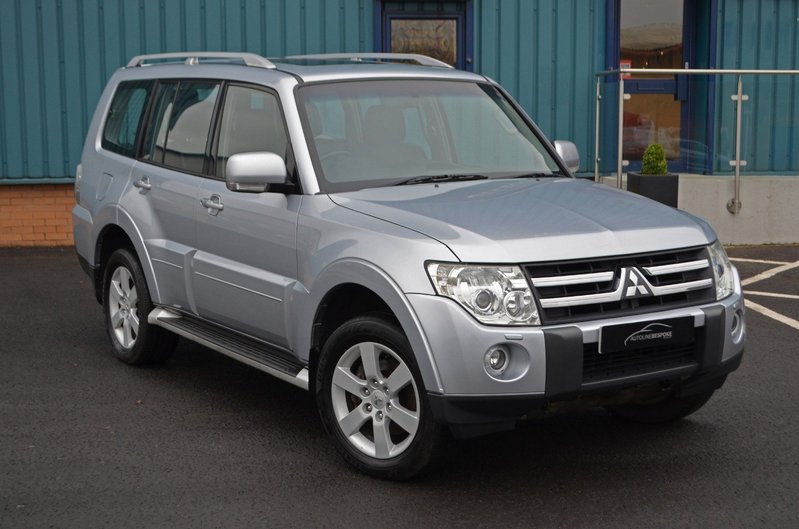 MITSUBISHI SHOGUN 3.2 DI-DC Elegance LWB 09 2009