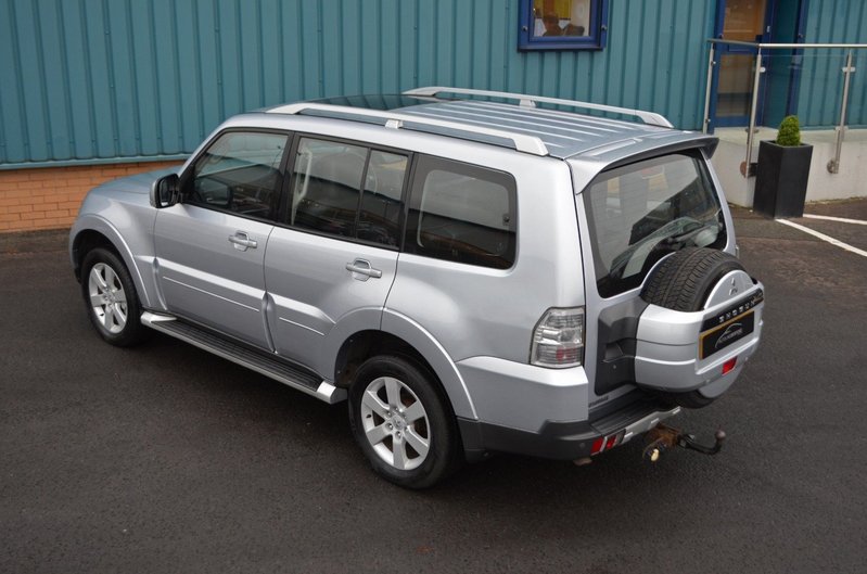 MITSUBISHI SHOGUN 3.2 DI-DC Elegance LWB 09 2009