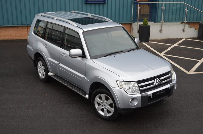 MITSUBISHI SHOGUN 3.2 DI-DC Elegance LWB 09 2009