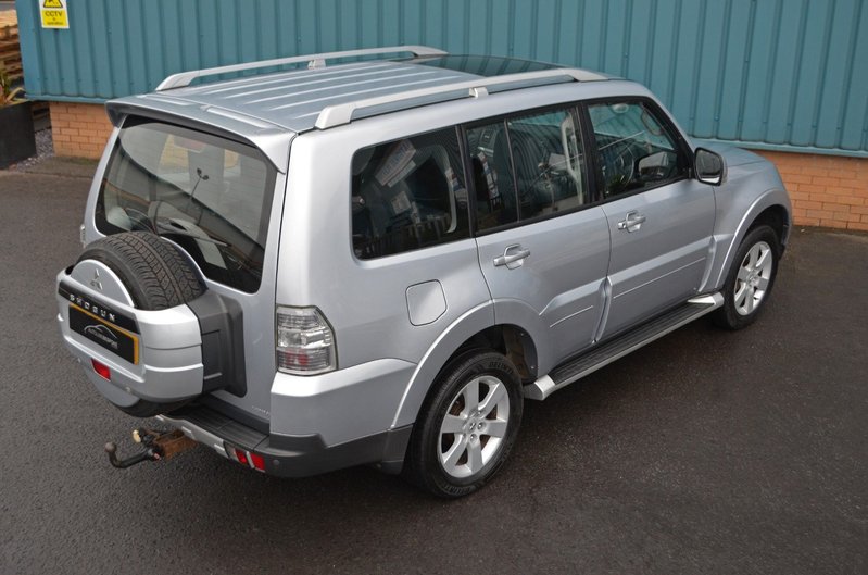 MITSUBISHI SHOGUN 3.2 DI-DC Elegance LWB 09 2009