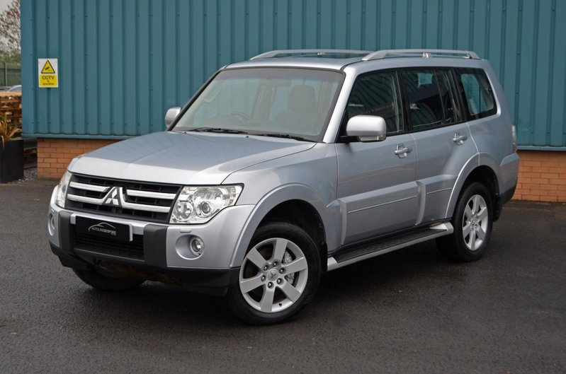 MITSUBISHI SHOGUN 3.2 DI-DC Elegance LWB 09 2009