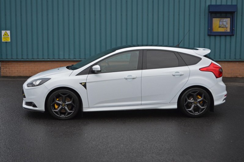 FORD FOCUS 2.0T ST-2 13 2013