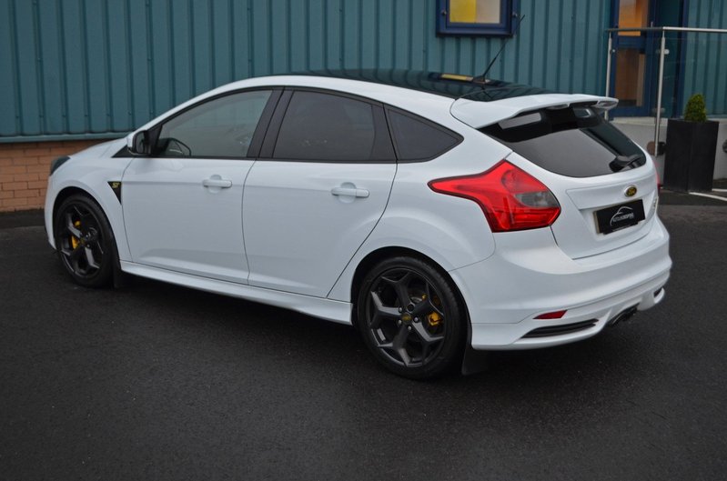 FORD FOCUS 2.0T ST-2 13 2013