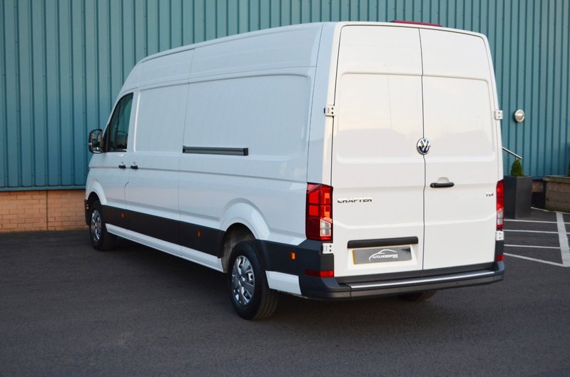 VOLKSWAGEN CRAFTER 2.0 TDI CR35 LWB 138 18 2018