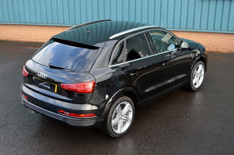 AUDI Q3 2.0 TDI S Line Plus S Tronic Quattro 15 2015