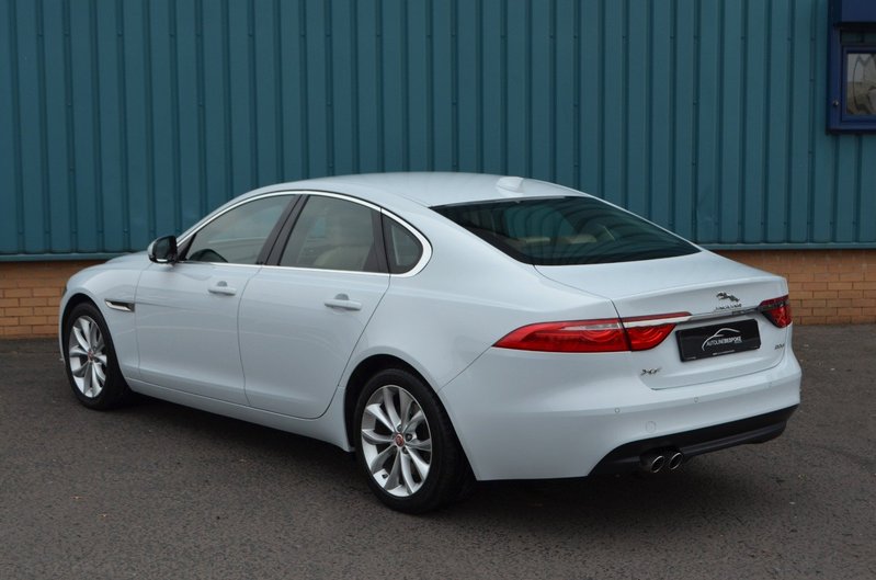 JAGUAR XF 2.0 TD Prestige 65 2016