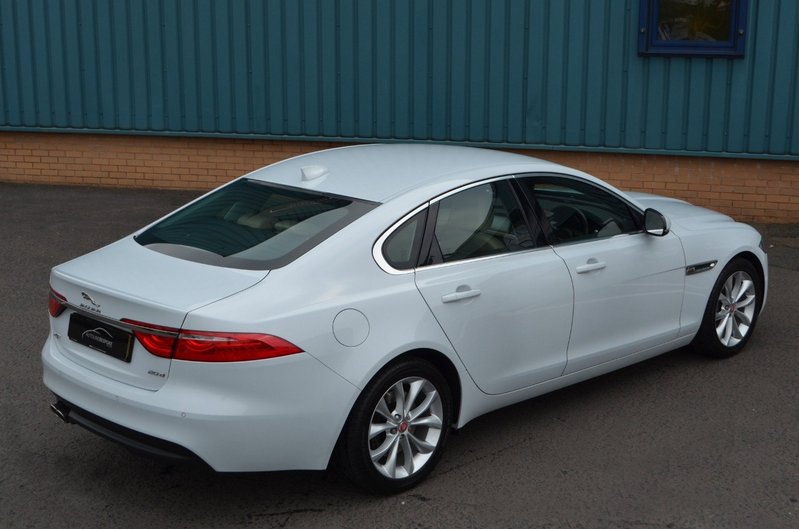 JAGUAR XF 2.0 TD Prestige 65 2016