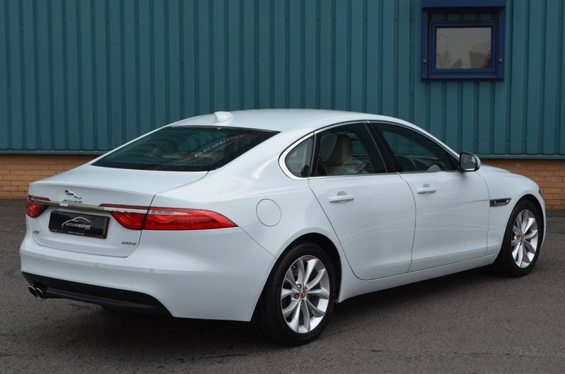 JAGUAR XF 2.0 TD Prestige 65 2016