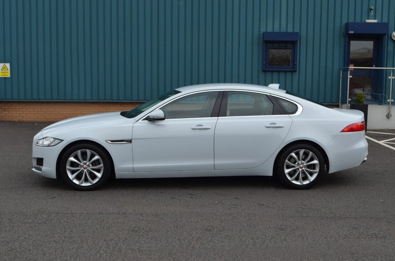 JAGUAR XF 2.0 TD Prestige 65 2016