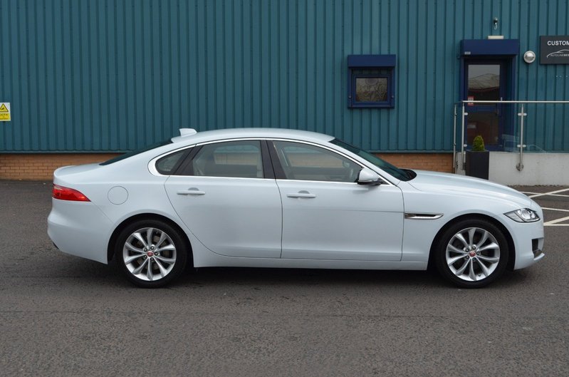 JAGUAR XF 2.0 TD Prestige 65 2016