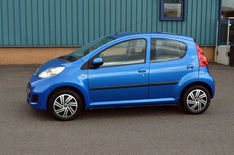 PEUGEOT 107 1.0 Urban 61 2011