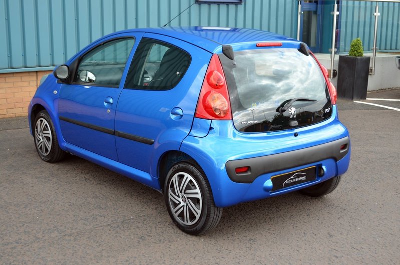 PEUGEOT 107 1.0 Urban 61 2011