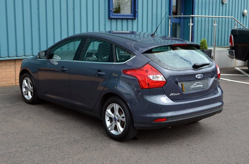 FORD FOCUS 1.6 Ti-VCT Zetec 11 2011