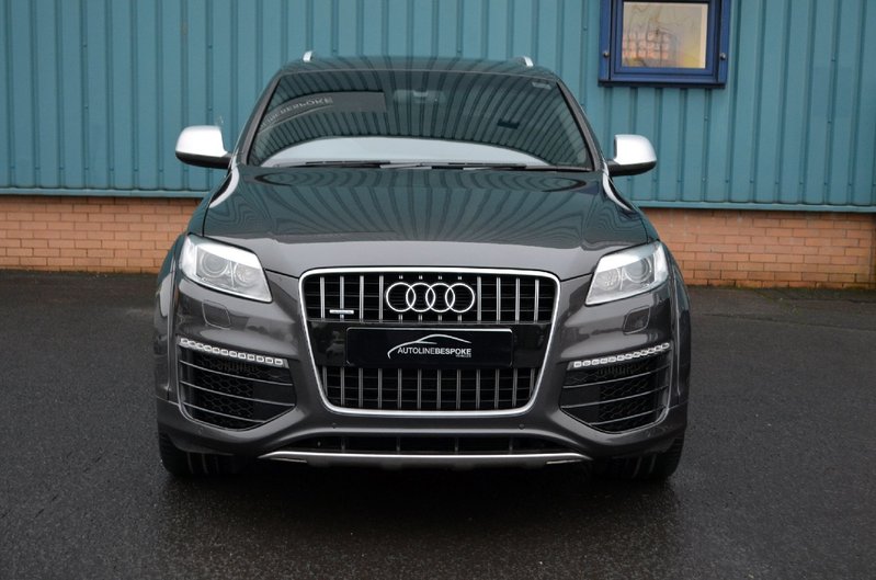 AUDI Q7 6.0 V12 Quattro 2011