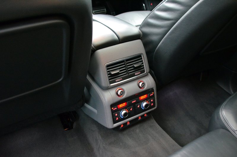 AUDI Q7 6.0 V12 Quattro 2011