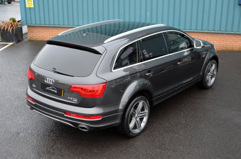 AUDI Q7 6.0 V12 Quattro 2011