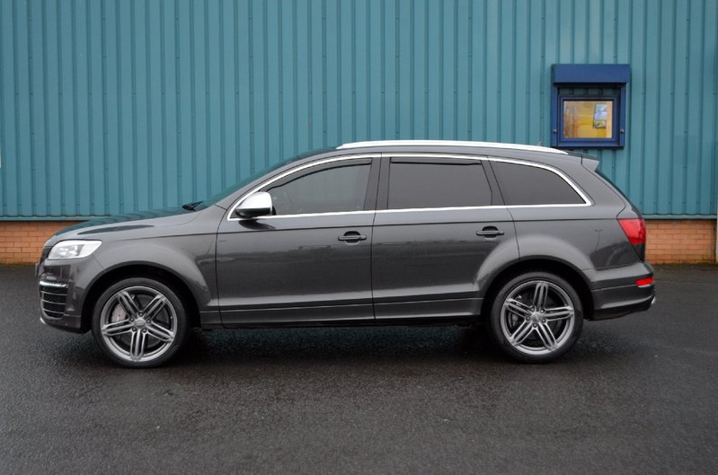 AUDI Q7 6.0 V12 Quattro 2011