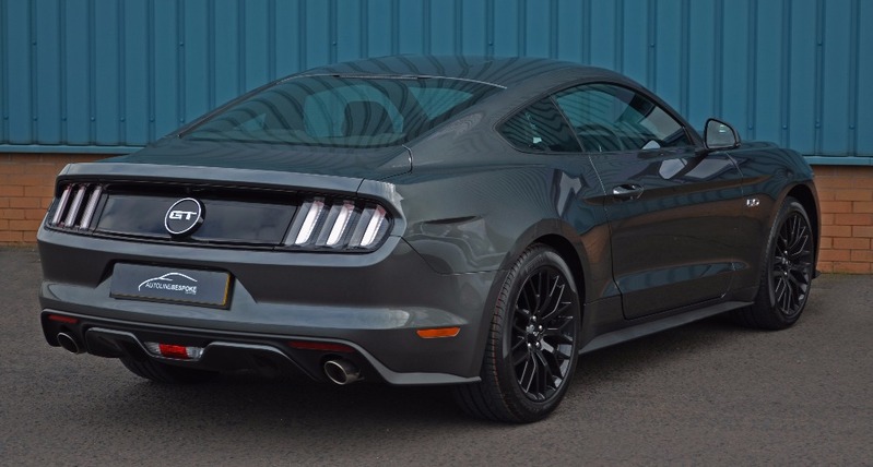 FORD MUSTANG 5.0 V8 GT Fastback 16 2016